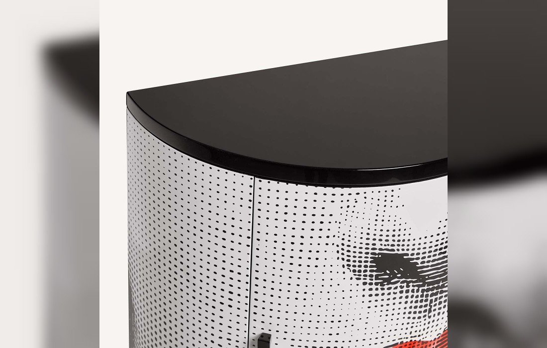 Шкаф от фабрики Fornasetti модель Bocca