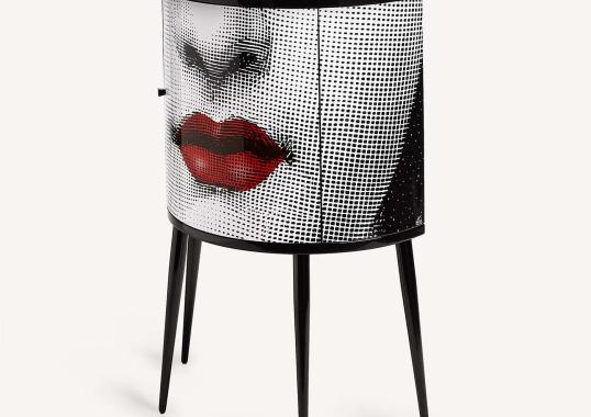 Шкаф от фабрики Fornasetti модель Bocca
