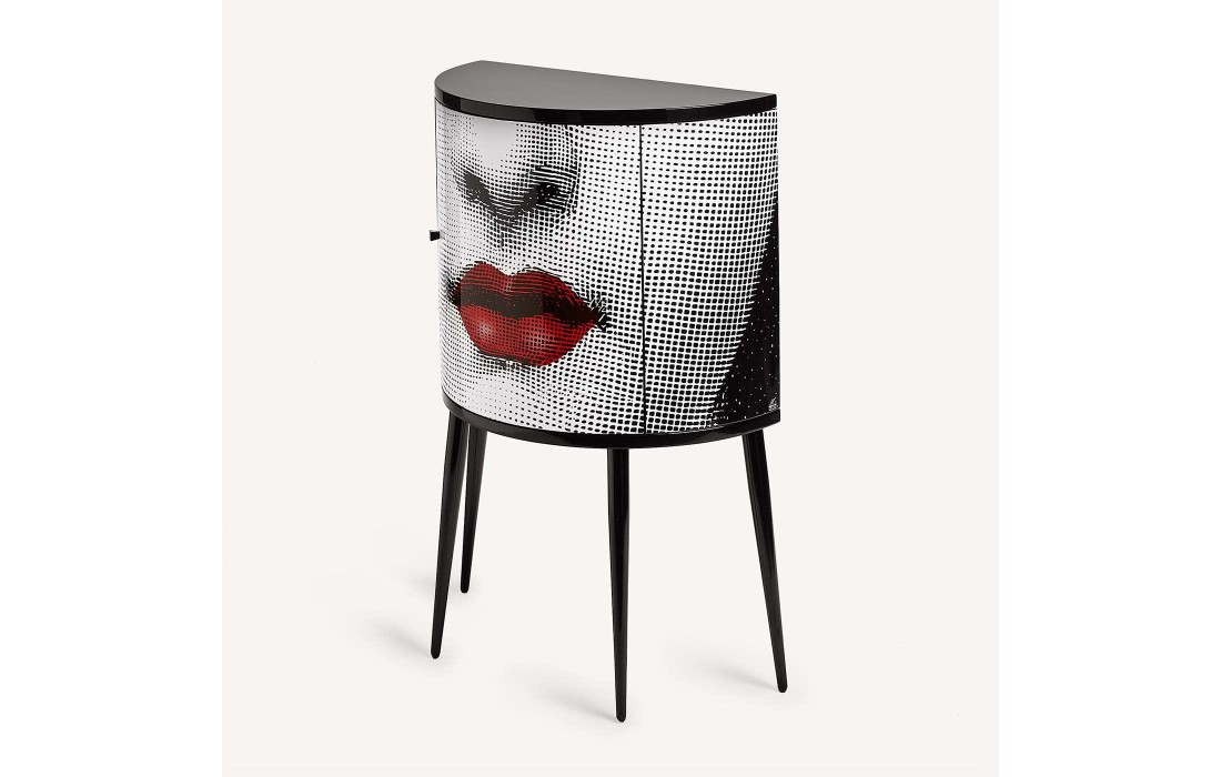 Шкаф от фабрики Fornasetti модель Bocca
