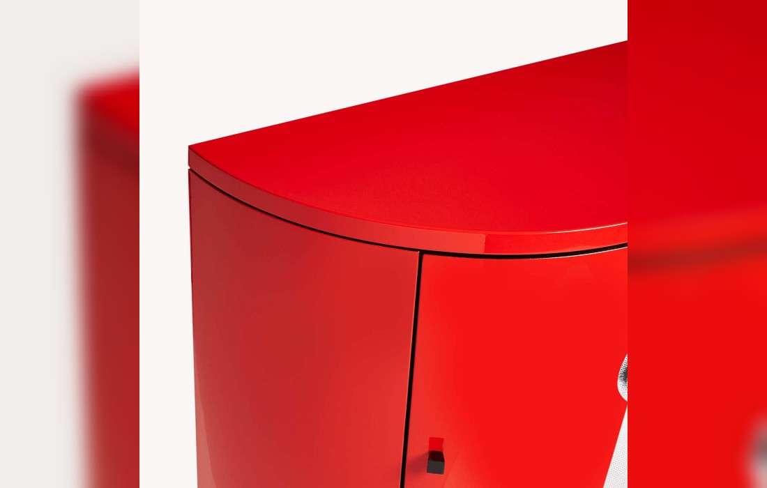 Шкаф от фабрики Fornasetti модель Serratura Red