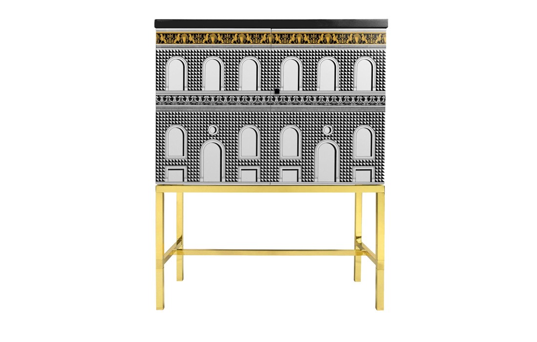 Шкаф от фабрики Fornasetti модель Facciata Quattrocentesca Gold