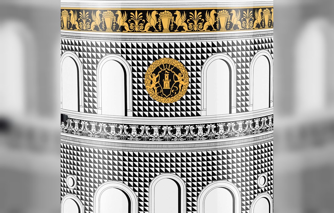 Шкаф от фабрики Fornasetti модель Facciata Quattrocentesca