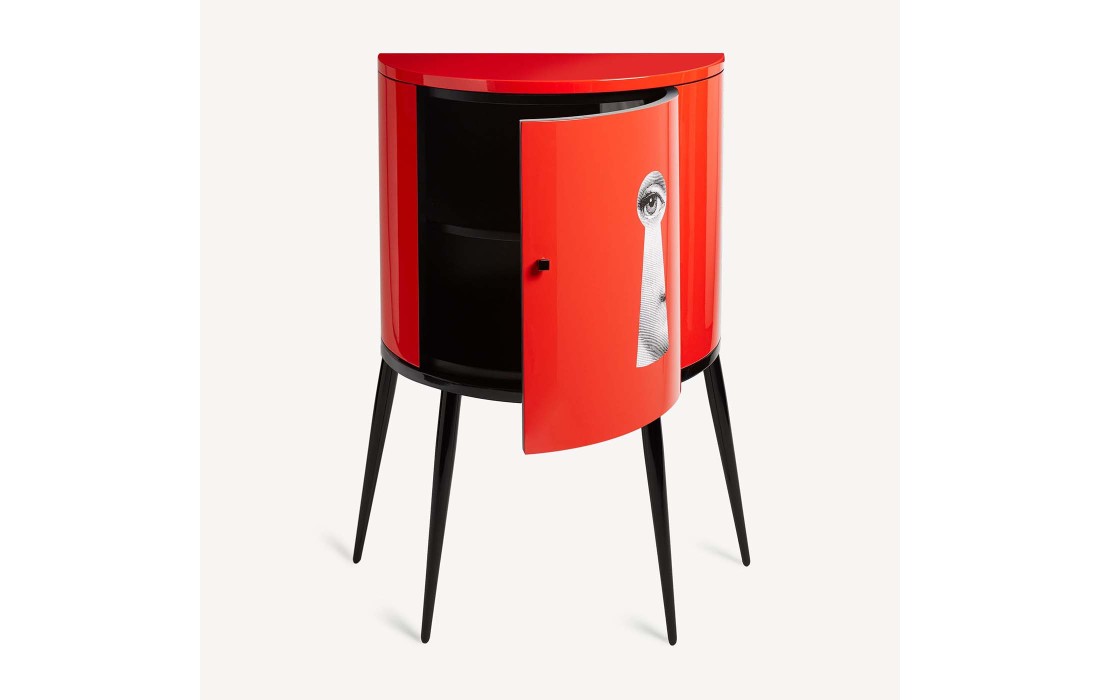 Шкаф от фабрики Fornasetti модель Serratura Red