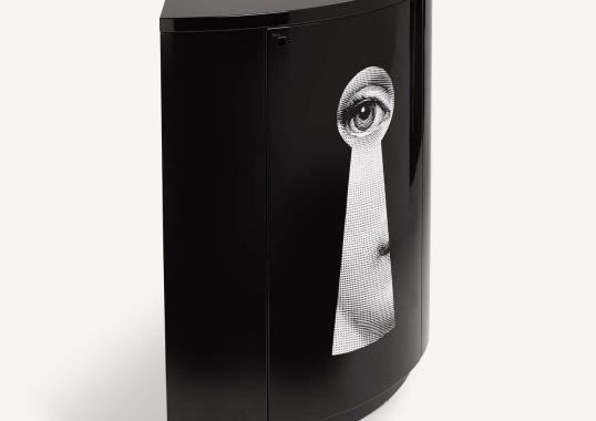 Шкаф от фабрики Fornasetti модель Serratura Black