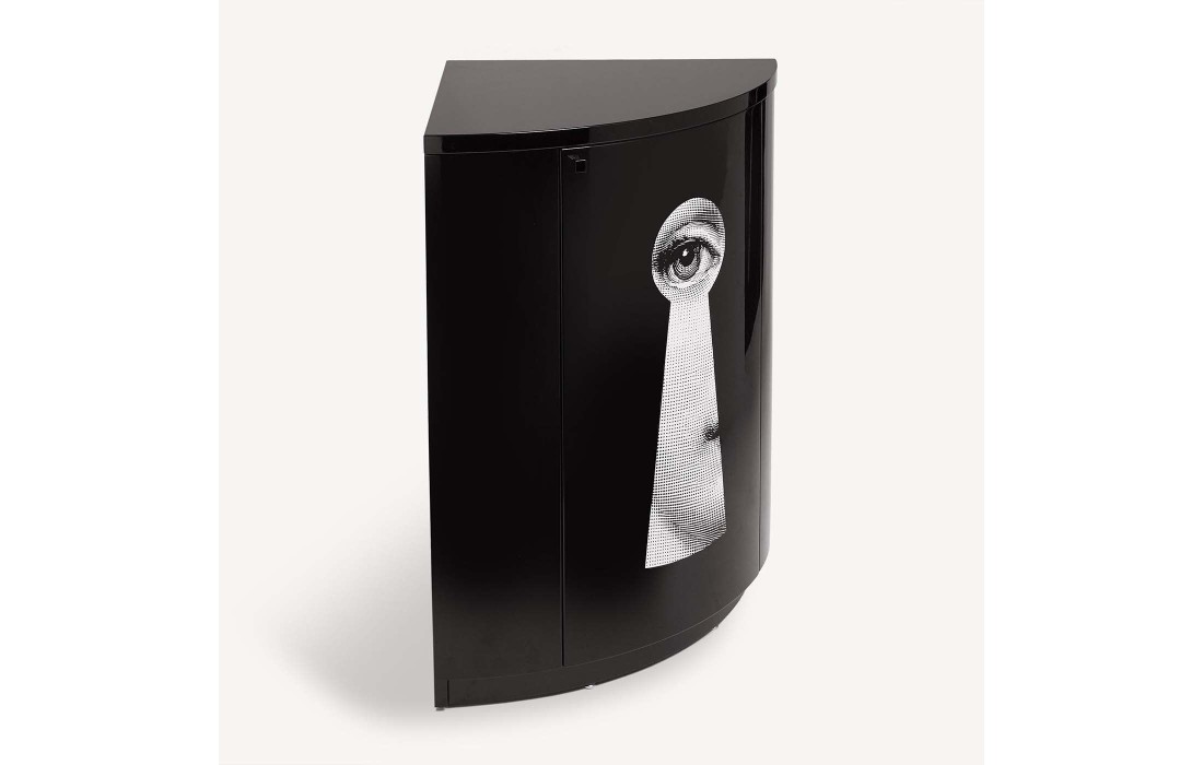 Шкаф от фабрики Fornasetti модель Serratura Black