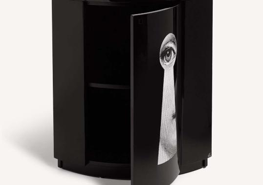 Шкаф от фабрики Fornasetti модель Serratura Black