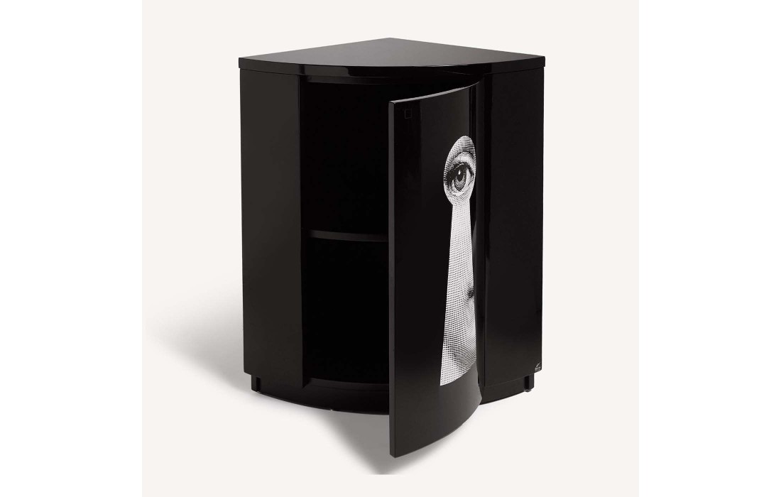 Шкаф от фабрики Fornasetti модель Serratura Black