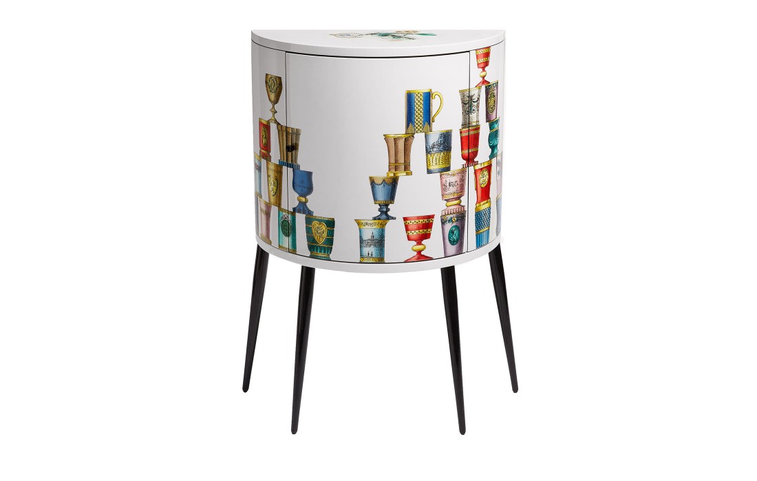Шкаф от фабрики Fornasetti модель Bicchieri di Boemia