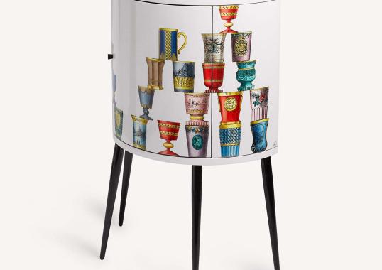 Шкаф от фабрики Fornasetti модель Bicchieri di Boemia