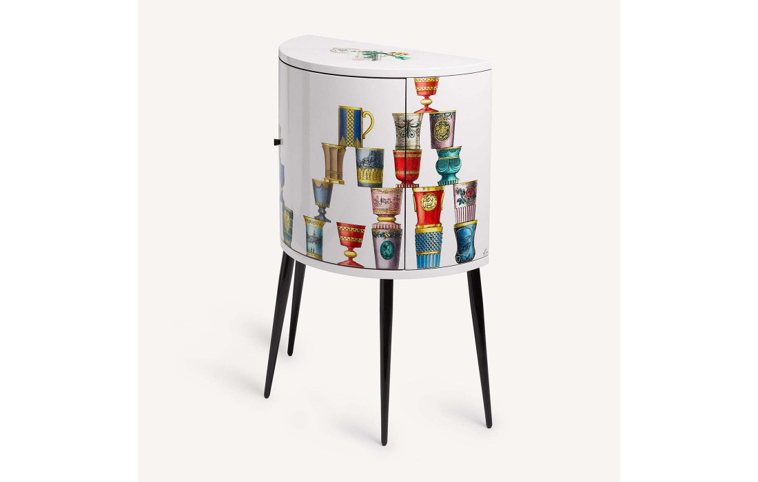 Шкаф от фабрики Fornasetti модель Bicchieri di Boemia