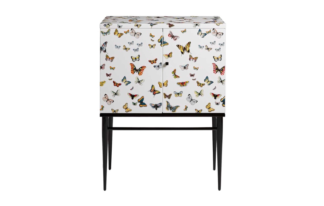 Шкаф от фабрики Fornasetti модель Farfalle White Raised Small Cabinet