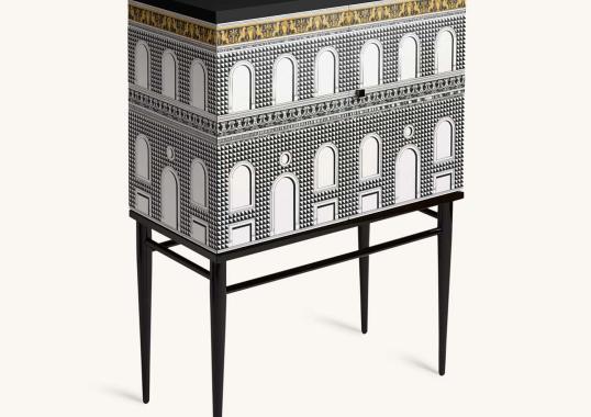 Шкаф от фабрики Fornasetti модель Facciata Quattrocentesca № 1