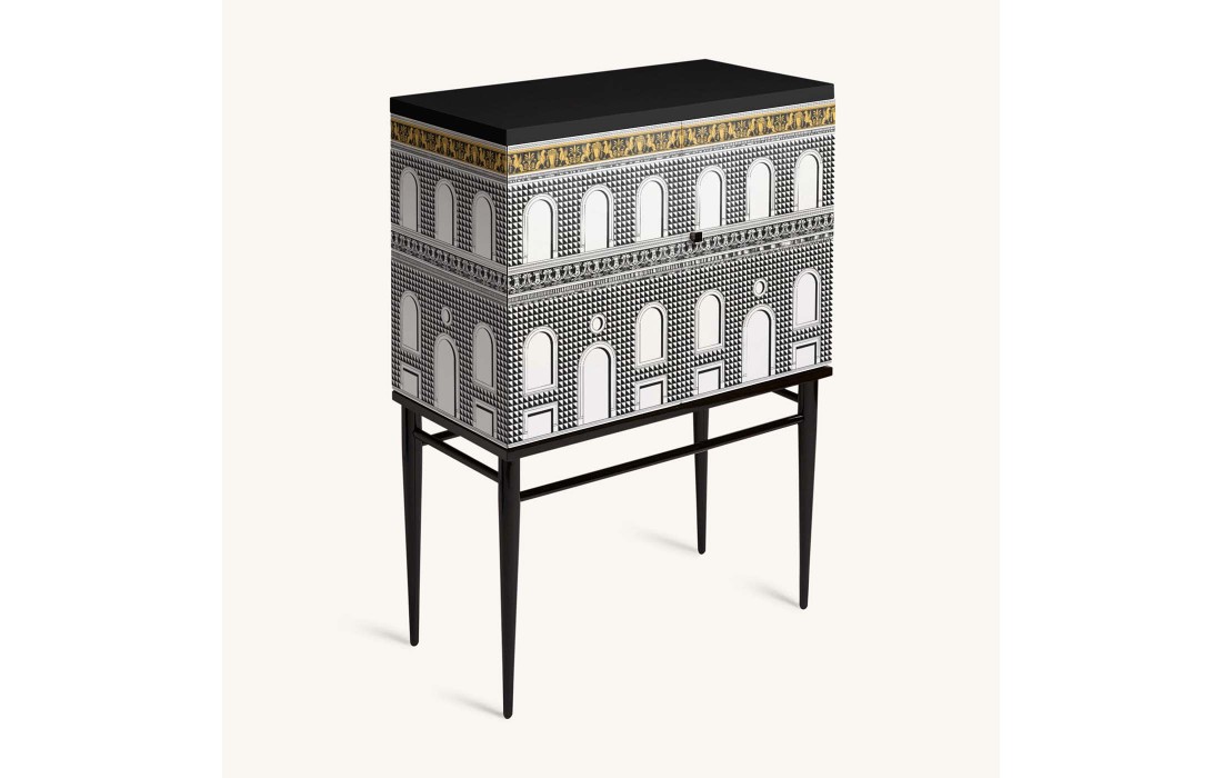 Шкаф от фабрики Fornasetti модель Facciata Quattrocentesca № 1