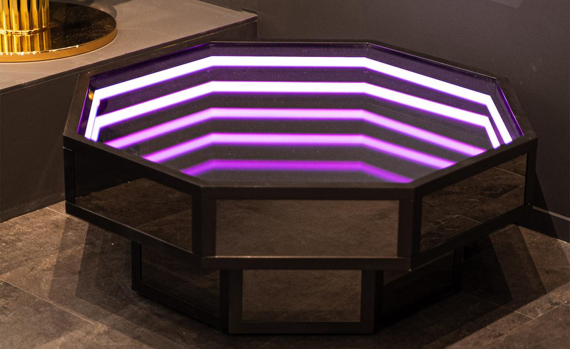 Журнальный столик от фабрики Galbiati Fratelli модель Yoko Octagonal LED Black Brass