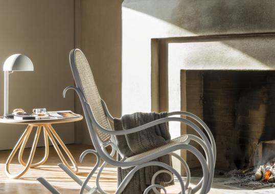 Кресло от фабрики Gebrüder Thonet Vienna GmbH (GTV) – Wiener GTV Design модель Schaukelstuhl 