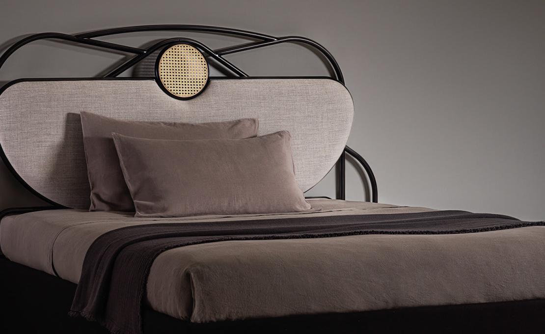 Кровать от фабрики Gebrüder Thonet Vienna GmbH (GTV) – Wiener GTV Design модель «Иветт»