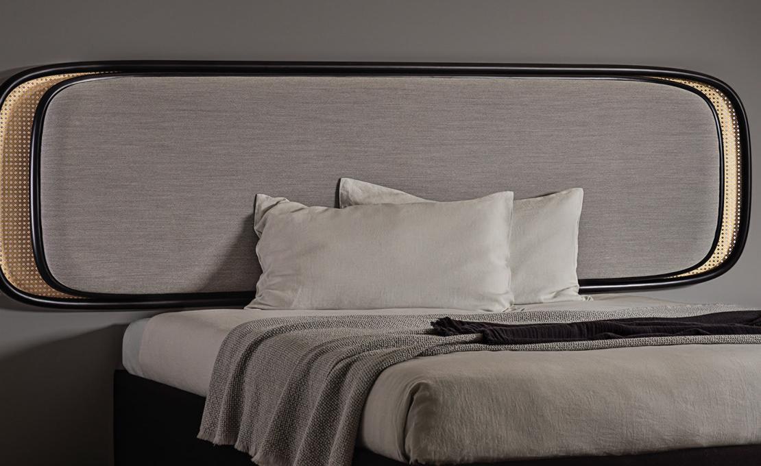 Кровать от фабрики Gebrüder Thonet Vienna GmbH (GTV) – Wiener GTV Design модель Rue 