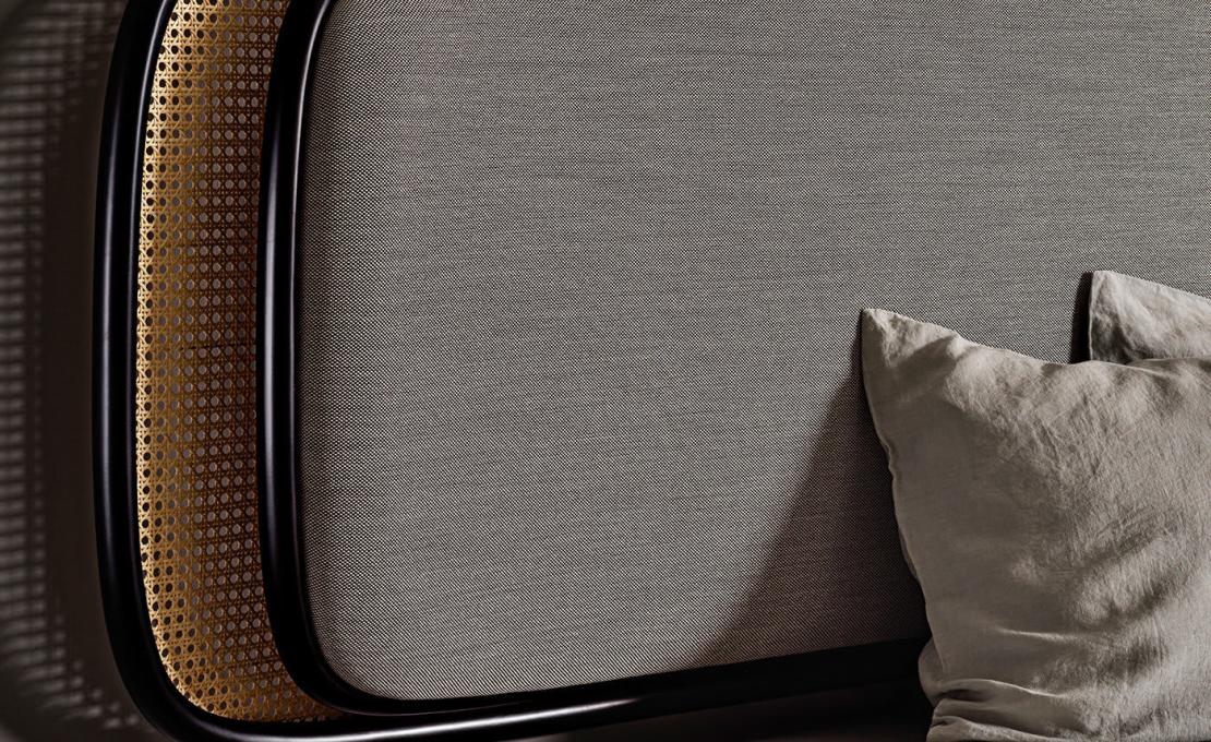 Кровать от фабрики Gebrüder Thonet Vienna GmbH (GTV) – Wiener GTV Design модель Rue 