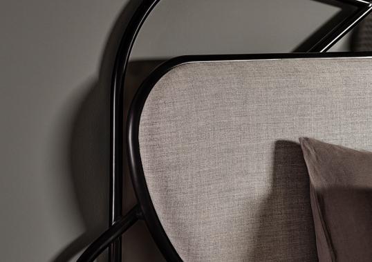 Кровать от фабрики Gebrüder Thonet Vienna GmbH (GTV) – Wiener GTV Design модель «Иветт»