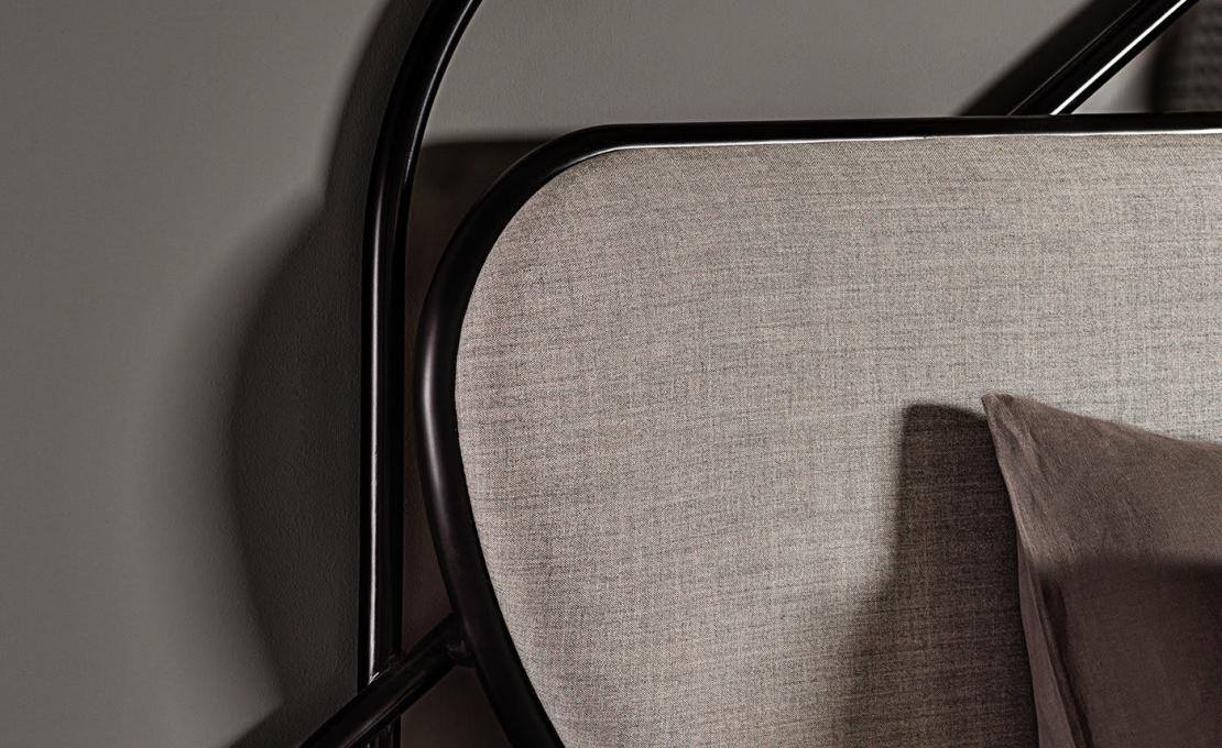 Кровать от фабрики Gebrüder Thonet Vienna GmbH (GTV) – Wiener GTV Design модель «Иветт»