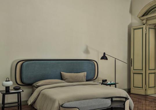 Кровать от фабрики Gebrüder Thonet Vienna GmbH (GTV) – Wiener GTV Design модель Rue 