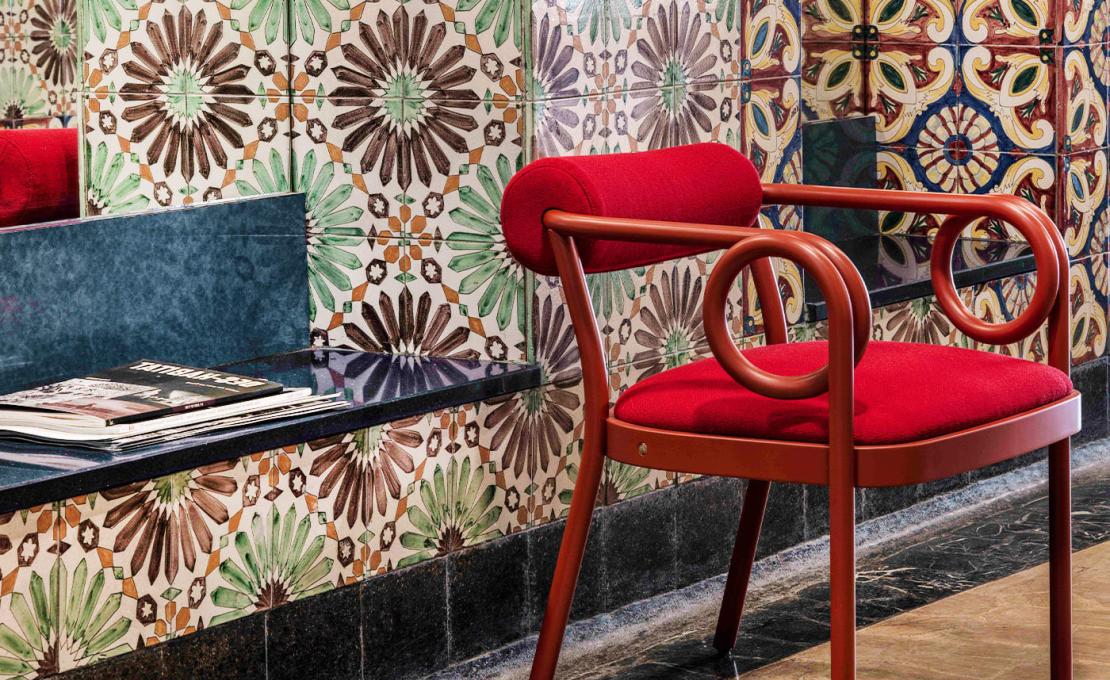 Стул от фабрики Gebrüder Thonet Vienna GmbH (GTV) – Wiener GTV Design модель Loop Red 