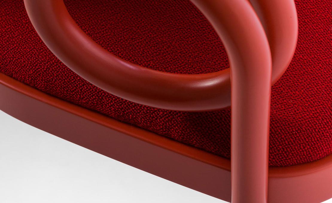 Стул от фабрики Gebrüder Thonet Vienna GmbH (GTV) – Wiener GTV Design модель Loop Red 