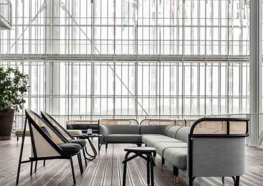 Диван от фабрики Gebrüder Thonet Vienna GmbH (GTV) – Wiener GTV Design модель Targa