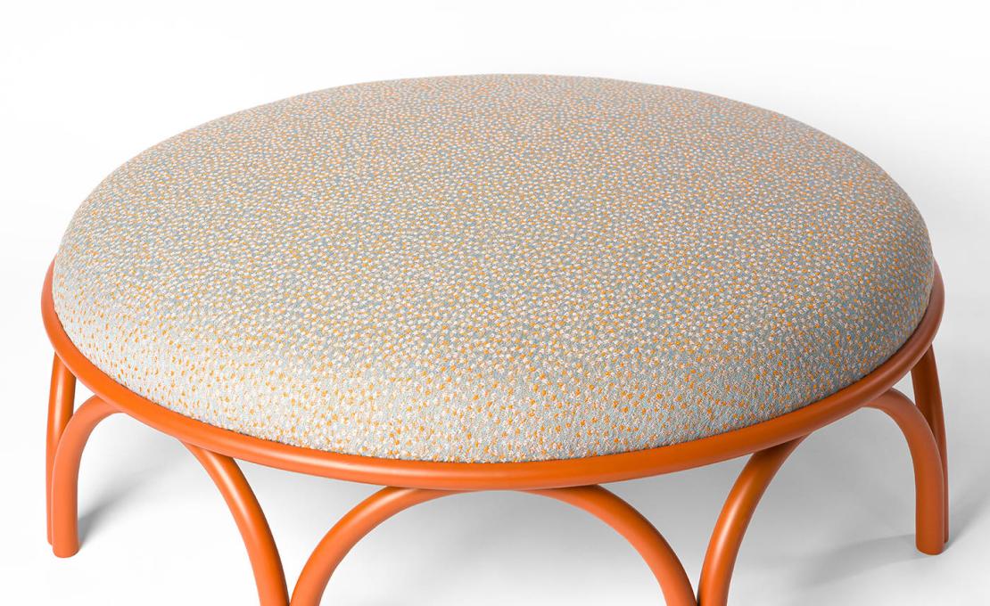 Пуфы от фабрики Gebrüder Thonet Vienna GmbH (GTV) – Wiener GTV Design модель Arcadia Orange