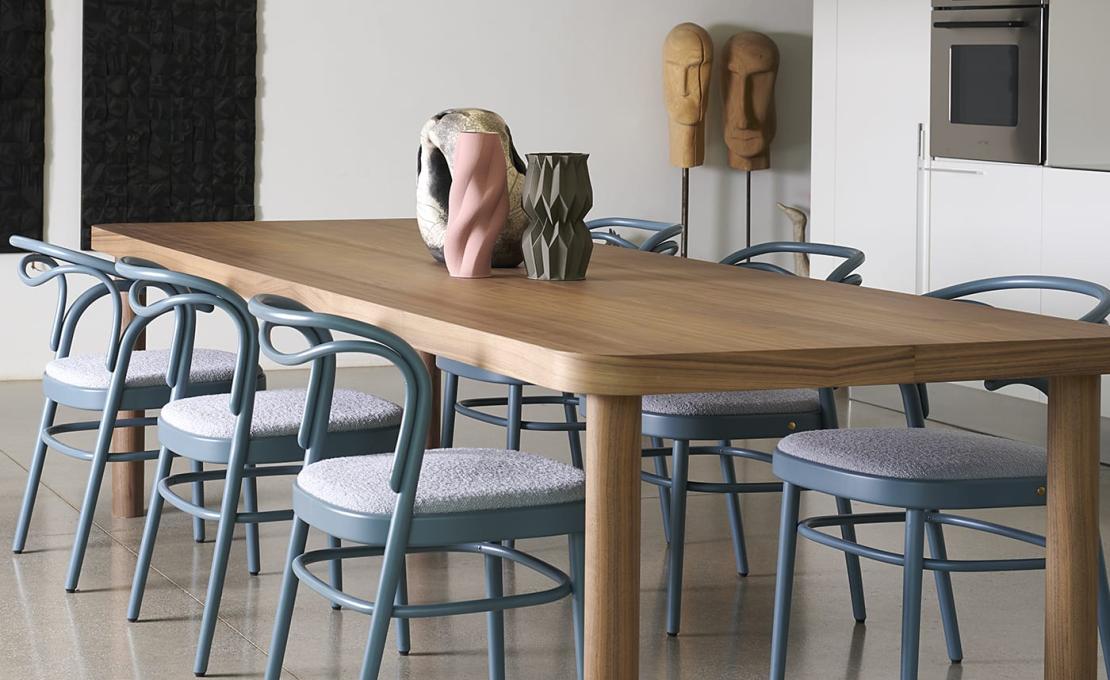 Стол обеденный от фабрики Gebrüder Thonet Vienna GmbH (GTV) – Wiener GTV Design модель Saüle Canaletto