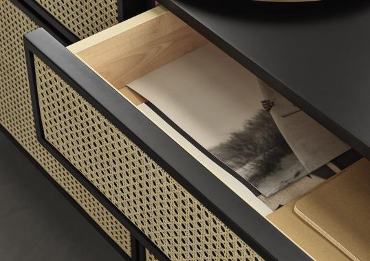 Буфет от фабрики Gebrüder Thonet Vienna GmbH (GTV) – Wiener GTV Design модель NYNY