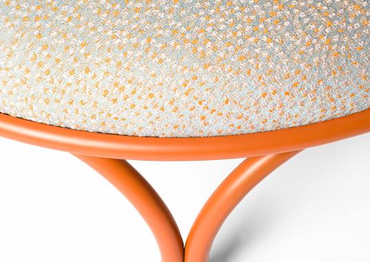 Пуфы от фабрики Gebrüder Thonet Vienna GmbH (GTV) – Wiener GTV Design модель Arcadia Orange