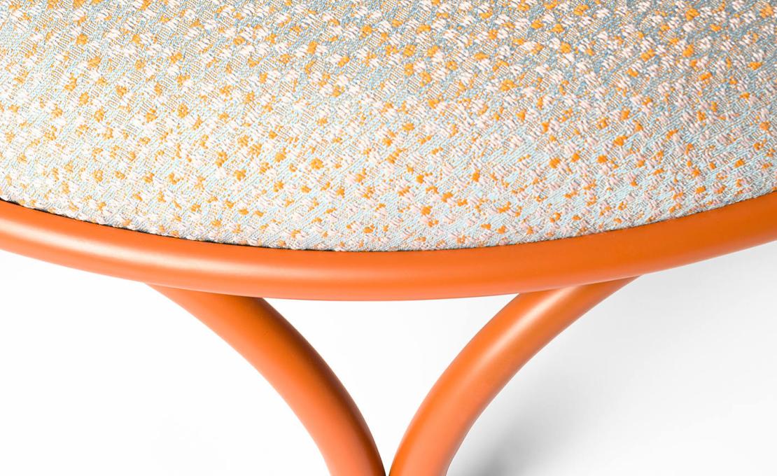 Пуфы от фабрики Gebrüder Thonet Vienna GmbH (GTV) – Wiener GTV Design модель Arcadia Orange
