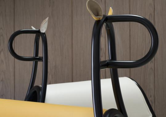 Кресло для отдыха от фабрики Gebrüder Thonet Vienna GmbH (GTV) – Wiener GTV Design модель Furia White Hobbyhorse 