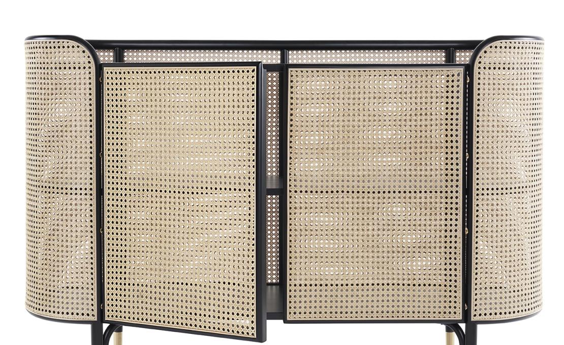 Шкаф от фабрики Gebrüder Thonet Vienna GmbH (GTV) – Wiener GTV Design модель MOS Cabinet 