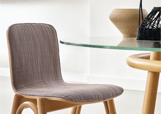 Стул от фабрики Gebrüder Thonet Vienna GmbH (GTV) – Wiener GTV Design модель You Chair 