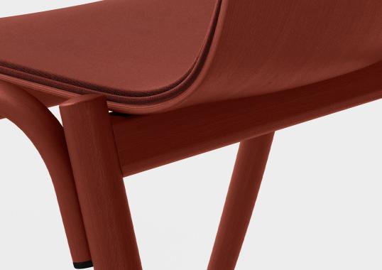 Стул от фабрики Gebrüder Thonet Vienna GmbH (GTV) – Wiener GTV Design модель You Red Chair 