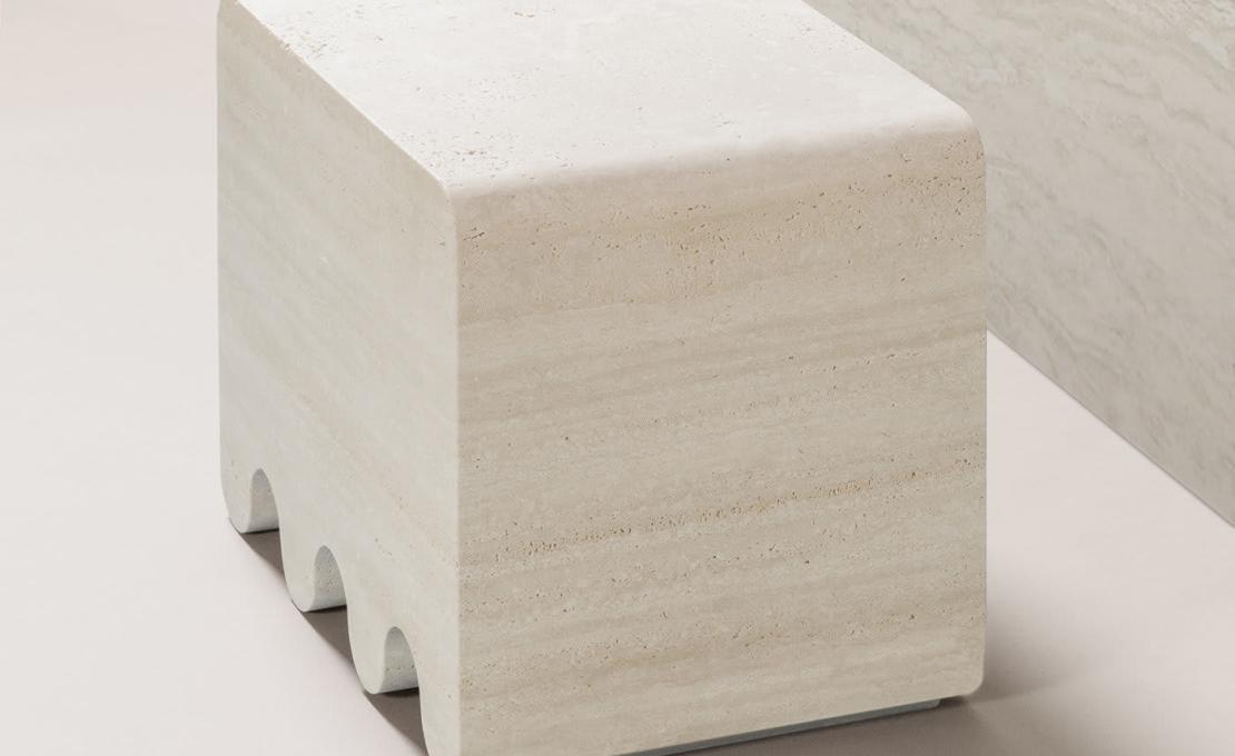 Барные стулья от фабрики Giobagnara модель Ossicle White Travertine