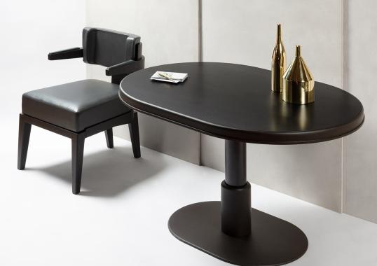 Стол обеденный от фабрики Giobagnara модель Lluis Table Oval N°1