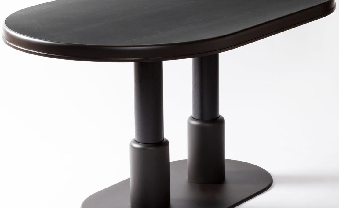 Стол обеденный от фабрики Giobagnara модель Lluis Table Oval N°2