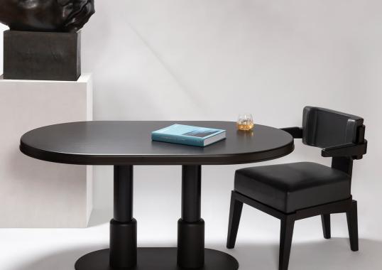 Стол обеденный от фабрики Giobagnara модель Lluis Table Oval N°2