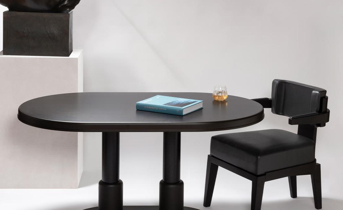 Стол обеденный от фабрики Giobagnara модель Lluis Table Oval N°2