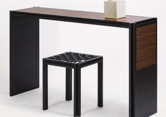 Консоль от фабрики Giobagnara модель Structura Crisscross Console