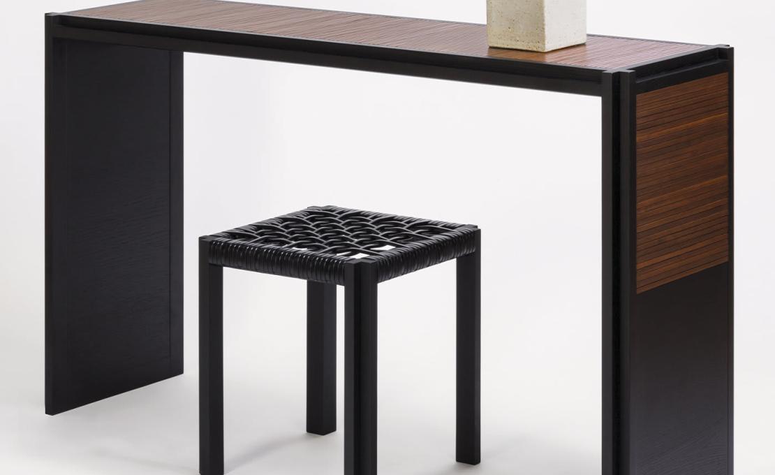 Консоль от фабрики Giobagnara модель Structura Crisscross Console