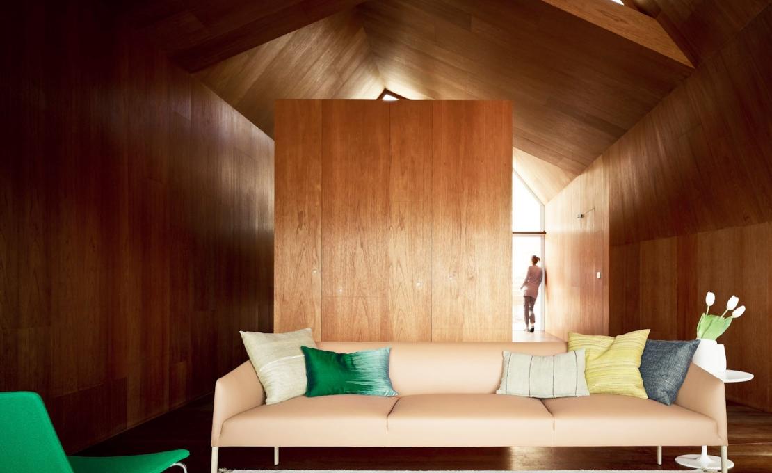 Диван от фабрики Arper модель Saari Sofa