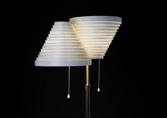 Торшер от фабрики Artek модель 290 004 0