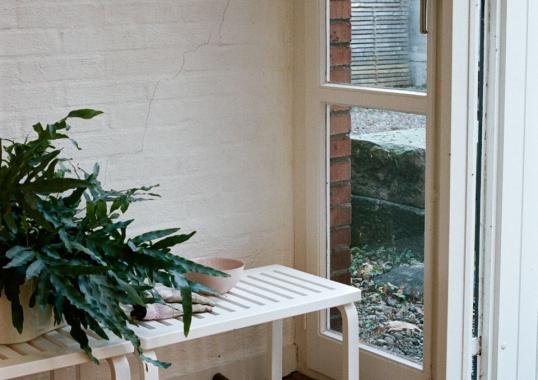 Банкетка от фабрики Artek модель BENCH 153