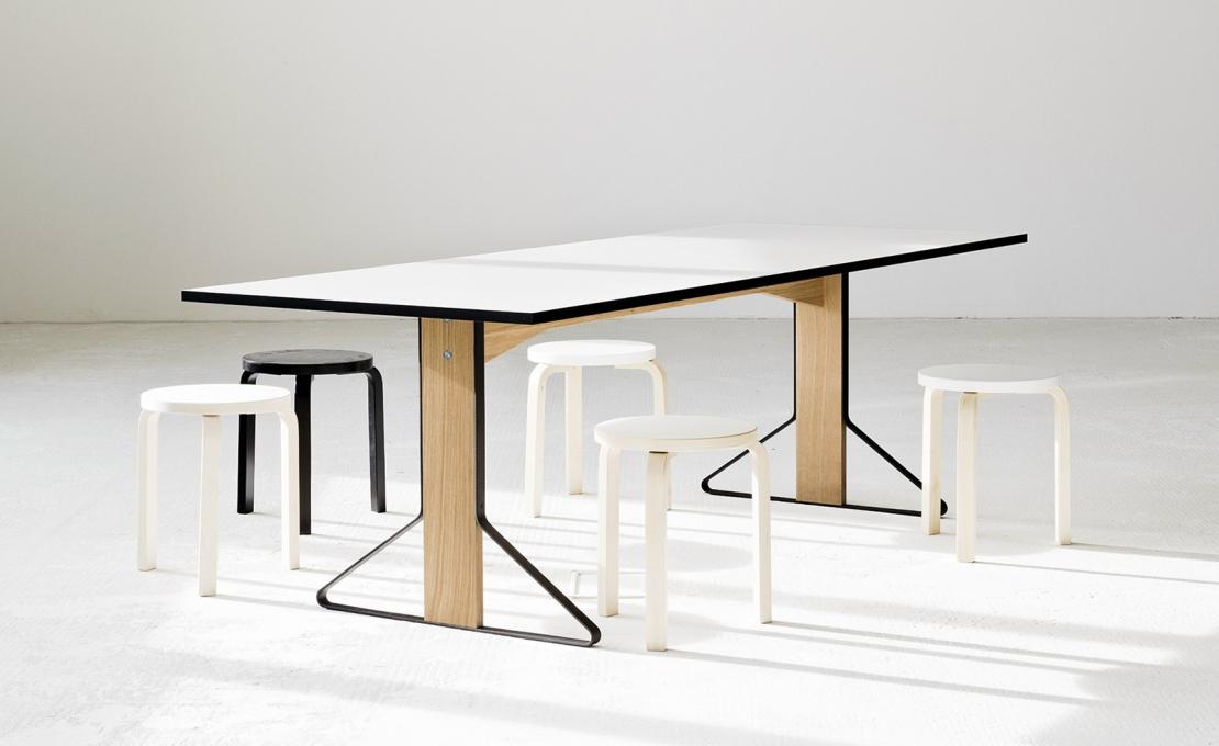 Стол от фабрики Artek модель KAARI TABLE
