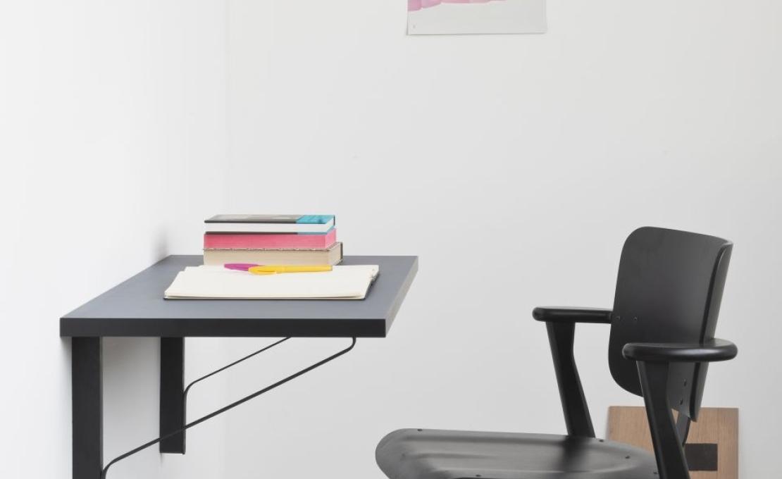 Консоль от фабрики Artek модель 285 031 02