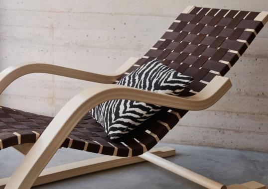 Шезлонг от фабрики Artek модель 282 008 4